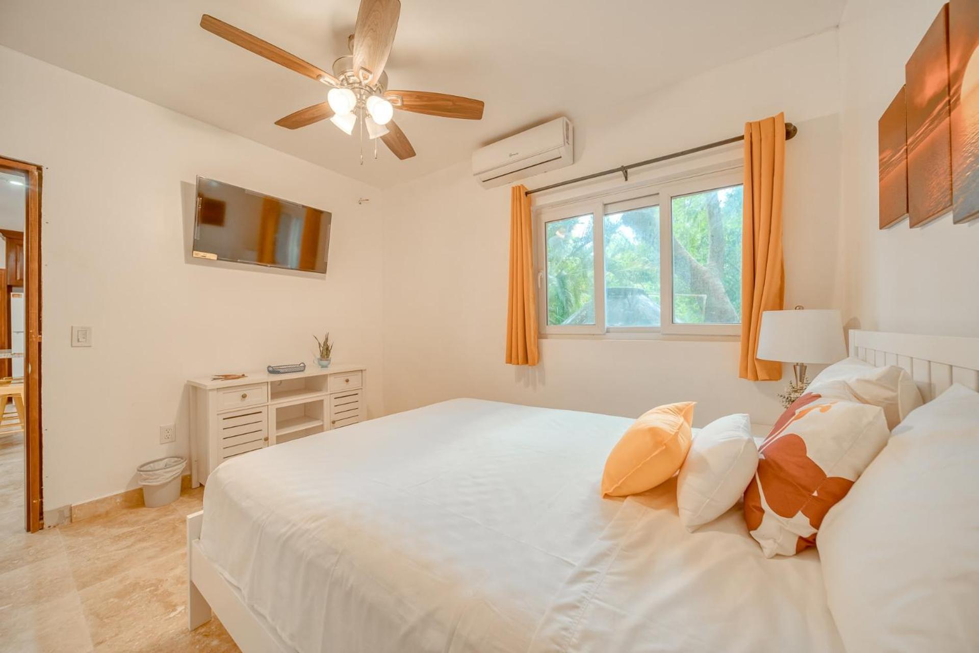 Caribe Tesoro Hotel West Bay Eksteriør billede